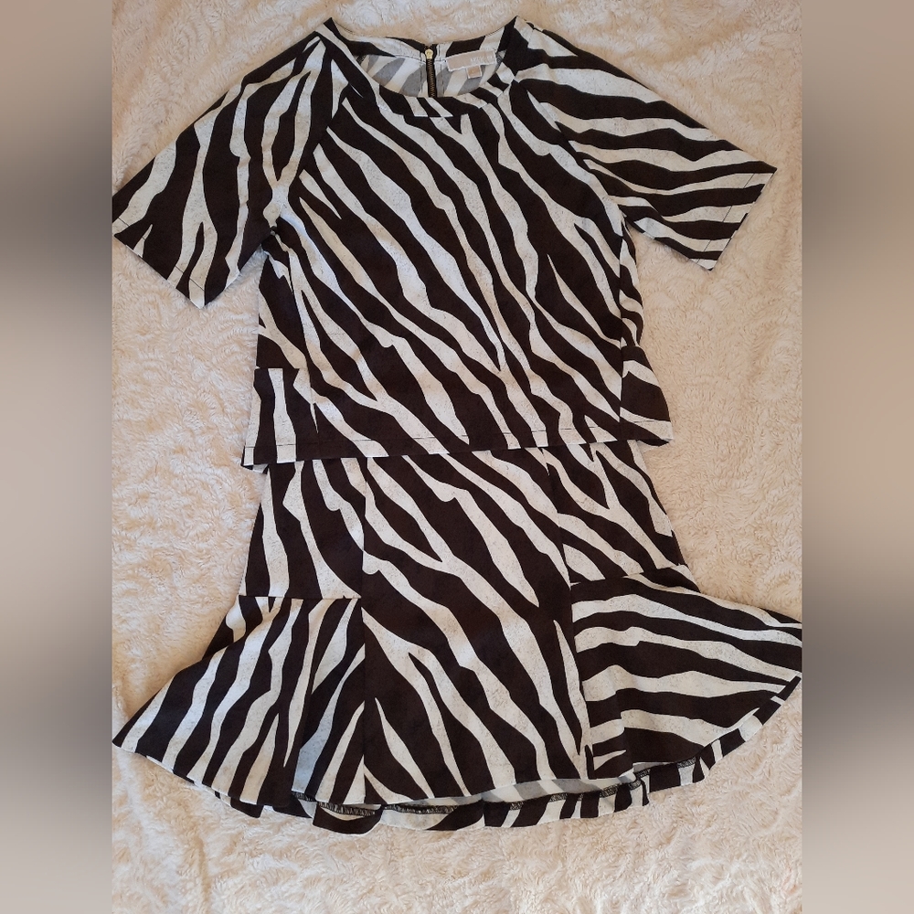 🔥🔥🔥SALE🔥🔥🔥NWOT Michael Kors Zebra Top & Skirt Set